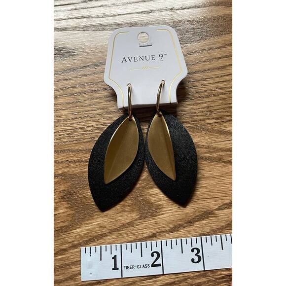 NWT Black Gold Leaf Boho Earrings - Picture 3 of 5